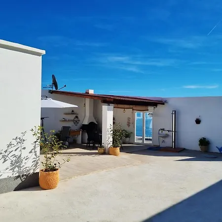 House Oasis Livak Villa *