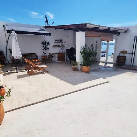 Villa House Oasis Livak