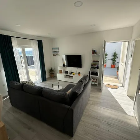 House Oasis Livak Villa *