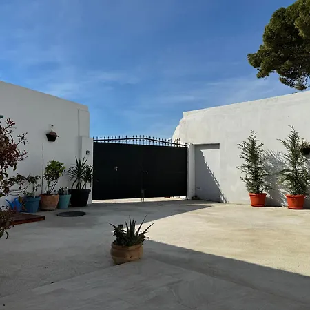 House Oasis Livak Villa *